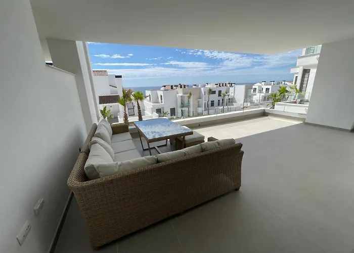 Modern 2 Beds Apartment In Alcaidesa